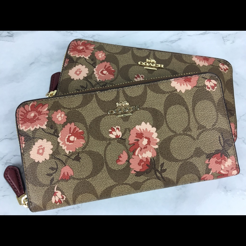 Coach wallet flowers collection